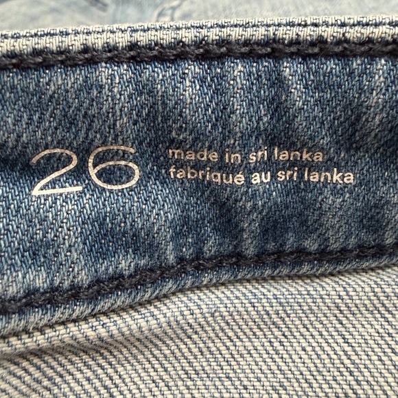 Pilcro Kenna Mid-Rise Heritage Barrel Jeans Icon Edition in Floral Resist Wash - Picture 12 of 15